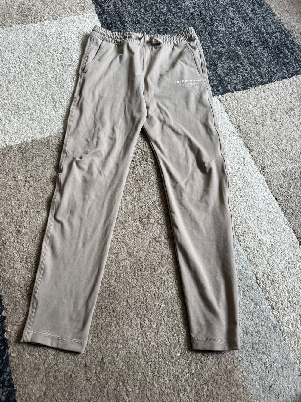 Abercrombie Kids Beige Super Soft Jogger SweatPants- size 13/14